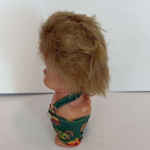 VTG Unbranded Rubber Cherub Face Doll  Blonde Hair Side Eyes original outfit 5” - Picture 4 of 12